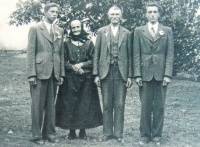 Zdeněk Hejmala with his brother and grandparents