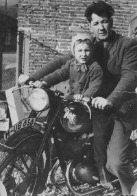 Zdenka Vévodová with her father (cca 1941)