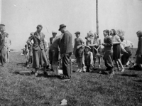 Školní výlet / gymnázium v Novém Bydžově / asi 1939
