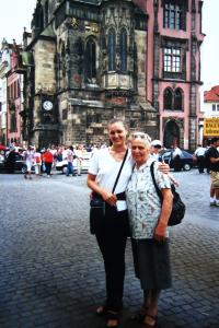 Rachele s Jaroslavinou matkou, Praha, 90. léta