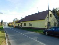 Dům Věry Buxbaumové v Nové Hradečné, kde před druhou světovou válkou provozovala obchod a hospodu židovská rodina Buxbaumova