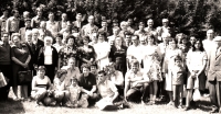 Sjezd abstinentů na protialkoholním oddělení v psychiatrické léčebně Dobřany 1982.