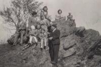 Rodinný výlet v Letovicích asi v roce 1948