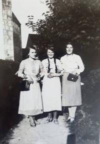 Anna a její kamarádky