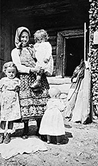 S matkou a sestrami v Litmanové cca 1938-1939