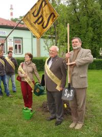 3.a Spolek Patriotů Slaného - sázení dubu