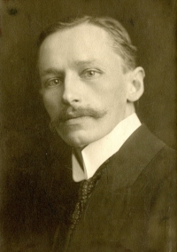 Pamětníkův děda, filosof Karel Vorovka (1879-1929) 