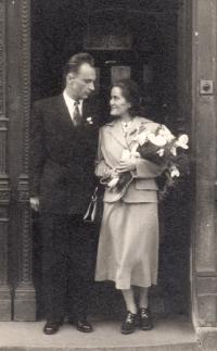 Oldřich and Jana Pláteníkovi on their wedding - 1948