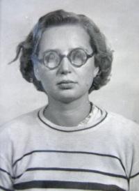 Vězeňská fotografie E. Mádrové 