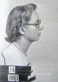 Vězeňská fotografie E. Mádrové