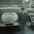 Pamětník se svým autobusem, vyznamenán za kilomentry bez nehod