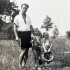 Pavel Kořínek se sestrou Hanou a otcem Otto Kořínkem v Ústí nad Orlicí v roce 1948. Za tři roky skončil otec jako politický vězeň v komunistickém kriminále