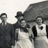 Rodina Herclových na počátku 50.let, Miloslava stojí uprostřed