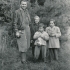 Jiří Svojsík a jeho dcera Stanislava (na fotografii nejmenší), druhá polovina 50. let 20. století, Jižní Čechy