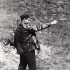 Pamětník při střelbách jako člen Svazu pro spolupráci s armádou (Svazarm), Varnsdorf, 1950