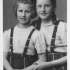 Ilona (vlevo) a Eva Holých, 1946