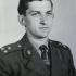V uniformě nadporučíka asi roku 1965