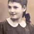 Dvanáctiletá Judith Marosi. Fotografie z bat micva. 1941. 