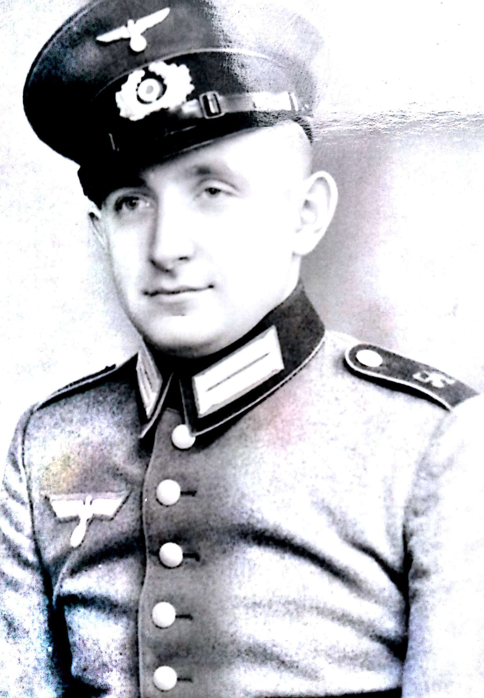 Portrét Jan Gomola v uniformě Wehrmachtu - dobový