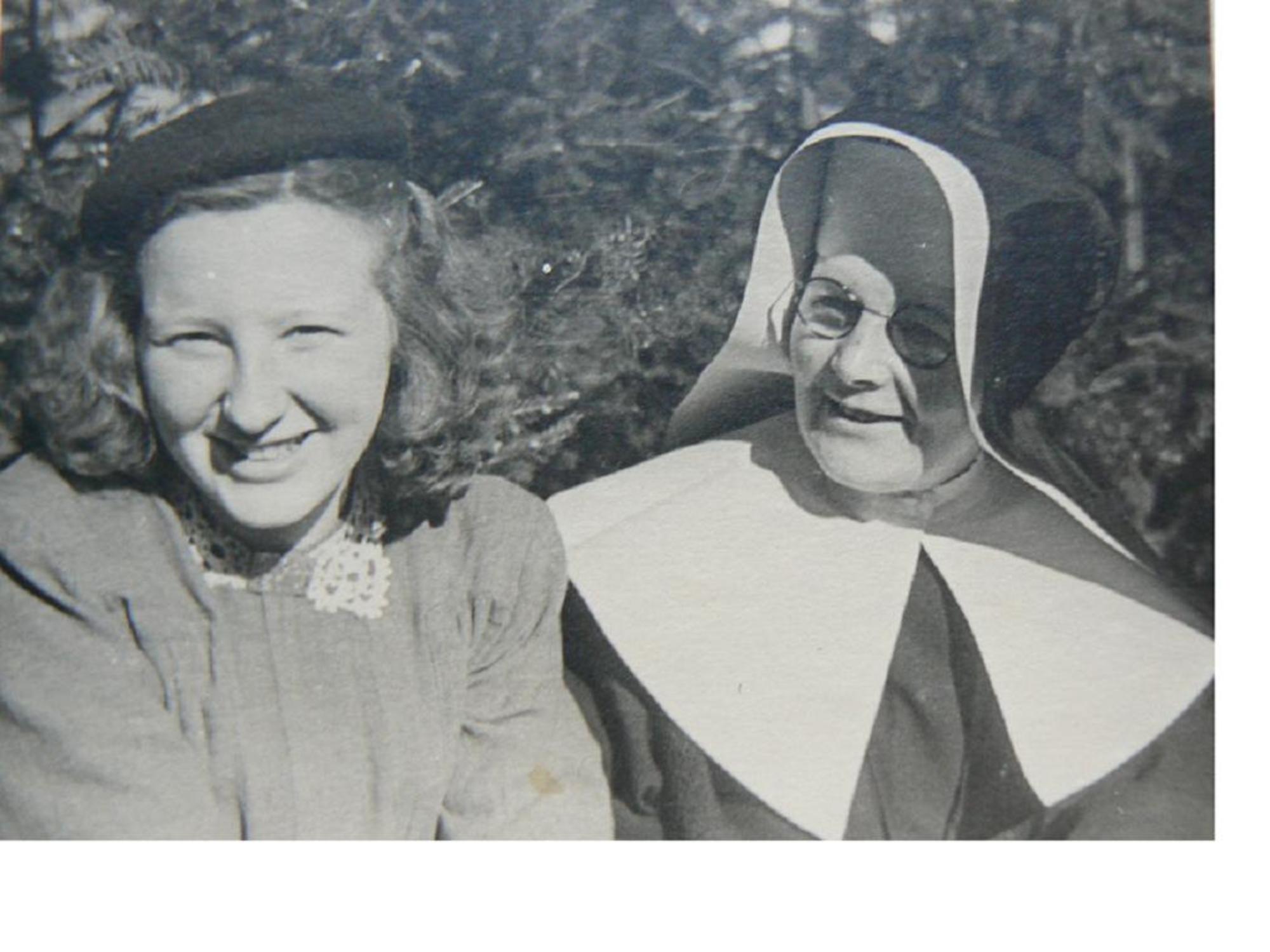 Sister Richardis with her aunt during the war
