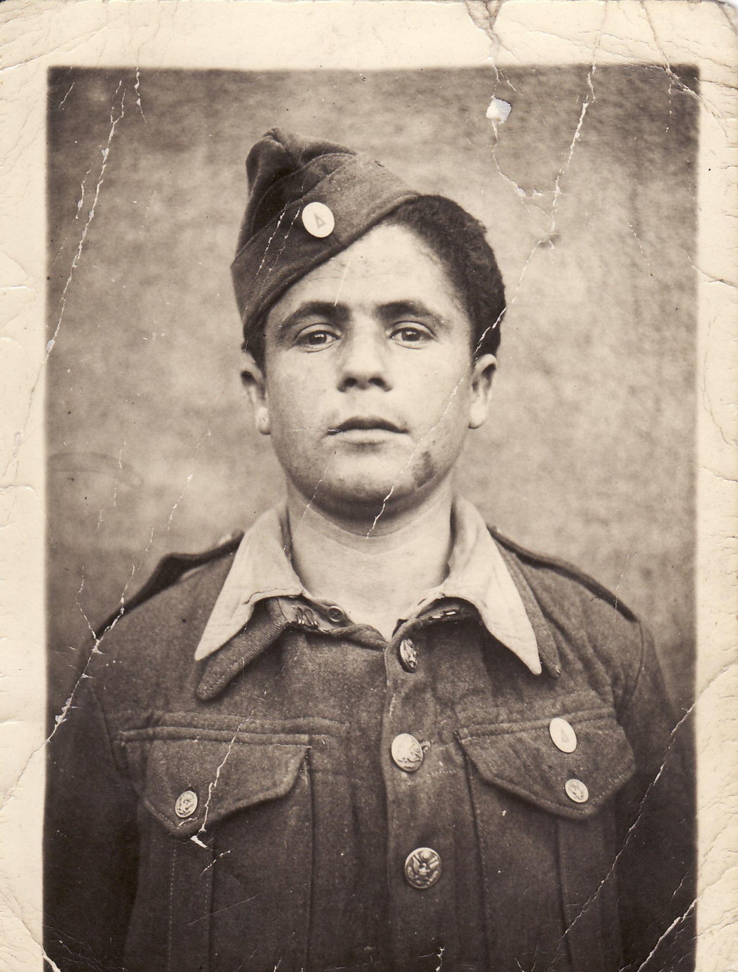 Ioanis Nitsios v partyzánské uniformě-Taškent  1949
