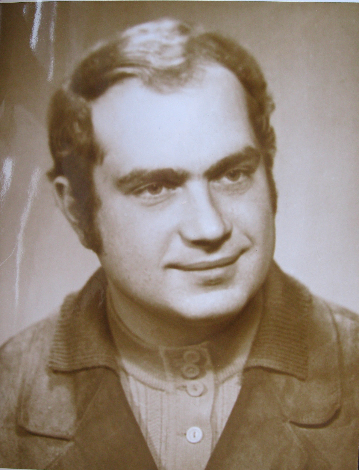 Rudolf Smahel v roce 1977 (tato fotografie byla použita na pohlednici, kterou Amnesty International poslalo Gustavu Husákovi, aby byl zastaven soudní proces s pamětníkem a dalšími obviněnými)