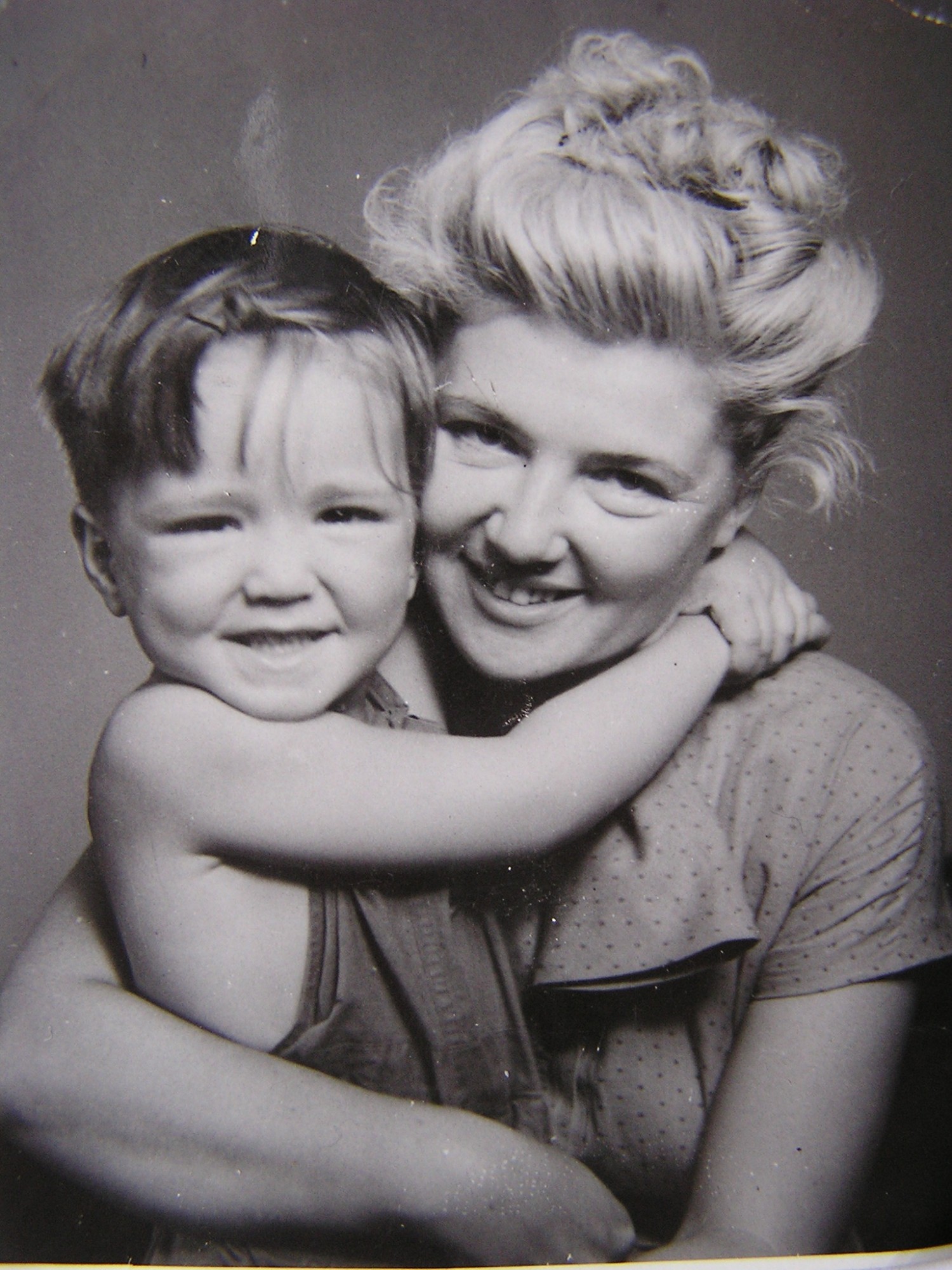 Gaydečková Anita with her son Míťa 1950