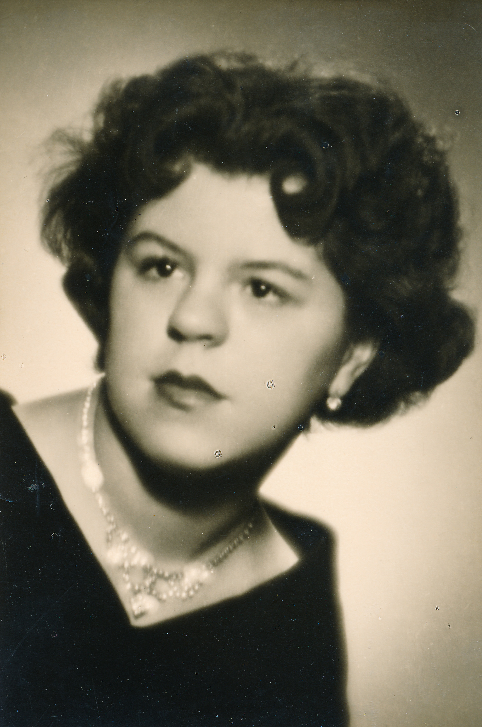 Kutláková Jiřina - maturitní foto 1957