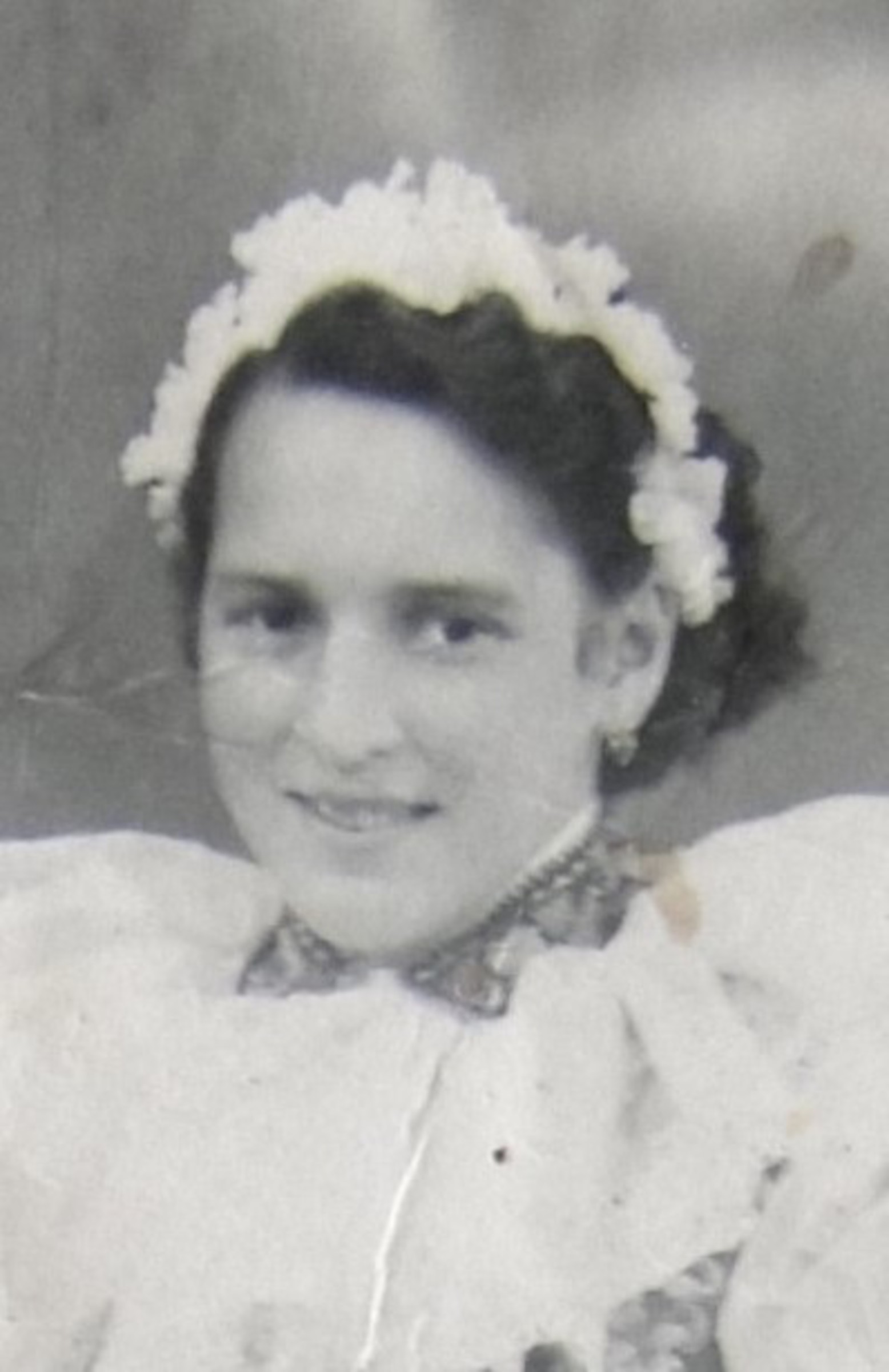 Dobová portrétní fotografie pamětnice,  Blatnice pod Svatým Antonínkem, 1955