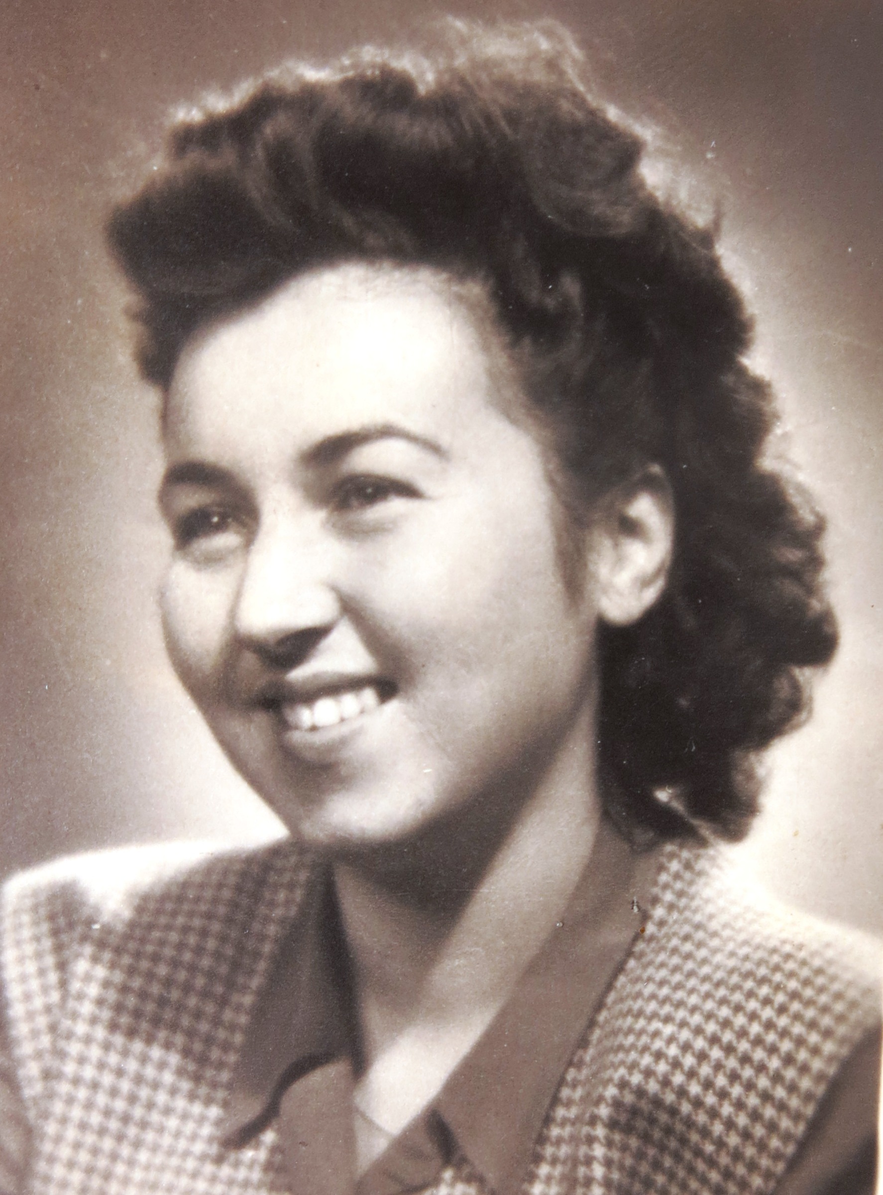 Ruth Mittelmann (Charlotta Neumannová). Bratislava, leden 1949.